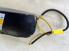 Carica l&#39;immagine nel visualizzatore di Gallery, 3M51-R611D11-AK Airbag Laterale Sedile Sinistro Ford Kuga I 2009 - SPEDIZIONE INCLUSA
