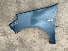 Carica l&#39;immagine nel visualizzatore di Gallery, 631017245R PARAFANGO ANTERIORE SX SINISTRO DACIA SANDERO I (B90) (2008&gt;2012) - SPEDIZIONE INCLUSA
