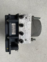 Carica l&#39;immagine nel visualizzatore di Gallery, 44510-0H010 CENTRALINA POMPA AGGREGATO ABS TOYOTA AYGO 1.0 B 51KW 2006 0265231579 0265800441 - SPEDIZIONE INCLUSA
