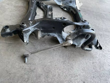 Carica l&#39;immagine nel visualizzatore di Gallery, A2046280457 CULLA MOTORE PONTE ASSALE ANTERIORE MERCEDES GLK (W204) CDI 2.2 D 125KW 2011 651916 - SPEDIZIONE INCLUSA

