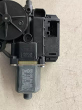Carica l&#39;immagine nel visualizzatore di Gallery, 6R0959802AD MOTORINO ALZAVETRO ANTERIORE DESTRO VOLKSWAGEN POLO 6R 1.2 1200 D 55KW 2014 S850311037 - SPEDIZIONE INCLUSA
