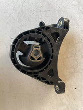 Load image into Gallery viewer, 13227769 Supporto cambio opel per OPEL INSIGNIA A20DTH 2016 - SPEDIZIONE INCLUSA
