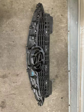 Carica l&#39;immagine nel visualizzatore di Gallery, 86351-1K010 GRIGLIA PARAURTI ANTERIORE HYUNDAI IX20 1.4 B 66KW 2014 - SPEDIZIONE INCLUSA
