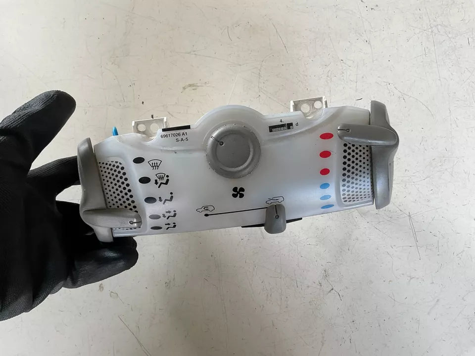55900-02H0040 CENTRALINA MANOPOLE COMANDO CLIMA TOYOTA AYGO ANNO 2009 P69610009AA7DNT - SPEDIZIONE INCLUSA