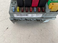 Load image into Gallery viewer, 51795923 CENTRALINA SCATOLA PORTA FUSIBILI LANCIA MUSA 1.4 B 70KW 2009 - SPEDIZIONE INCLUSA
