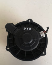 Load image into Gallery viewer, F00S330024 MOTORINO VENTOLA VENTILAZIONE ABITACOLO HYUNDAI I10 I 10 1.1 B 50kw  2013 -SPEDIZIONE INCLUSA -
