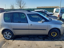 Load image into Gallery viewer, &gt; Ricambi SKODA ROOMSTER 1.4 b bxw anno 2008
