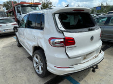 Load image into Gallery viewer, &gt; Ricambi VOLKSWAGEN TIGUAN R LINE 2.0 103KW CFF  2012
