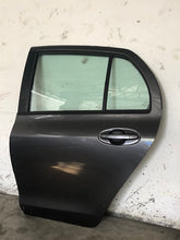 Load image into Gallery viewer, PORTA SPORTELLO PORTIERA POSTERIORE SINISTRA SX LH TOYOTA YARIS P9 5P 2005-2012--SPEDIZIONE INCLUSA IN TUTTA ITALIA
