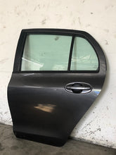 Load image into Gallery viewer, PORTA SPORTELLO PORTIERA POSTERIORE SINISTRA SX LH TOYOTA YARIS P9 5P 2005-2012--SPEDIZIONE INCLUSA IN TUTTA ITALIA
