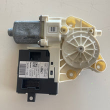 Load image into Gallery viewer, 7M5T-14B533AE MOTORINO ALZA VETRO CRISTALLO ANTERIORE SINISTRO FORD FOCUS 2009 - SPEDIZIONE INCLUSA
