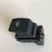 Charger l&#39;image dans la galerie, 5JA959855 COMANDO PULSANTE ALZA VETRO CRISTALLO ANTERIORE DX SKODA RAPID 2014 - SPEDIZIONE INCLUSA
