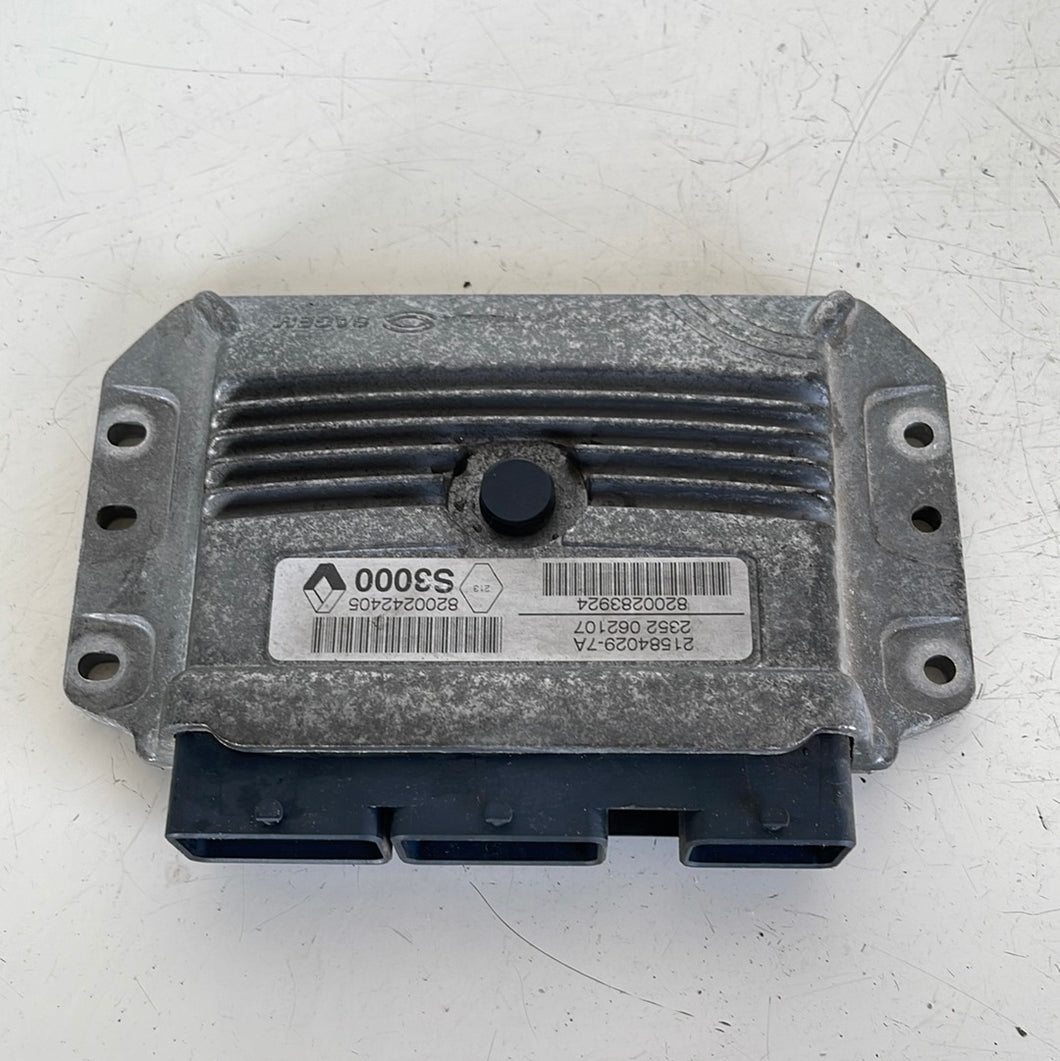 8200242405 8200283924 CENTRALINA MOTORE ECU RENAULT MEGANE 1.6 B - SPEDIZIONE INCLUSA -