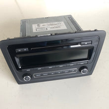 Carica l&#39;immagine nel visualizzatore di Gallery, -- 5J0035161E AUTORADIO STEREO LETTORE CD SKODA RAPID 1.6 D 2014 - SPEDIZIONE INCLUSA
