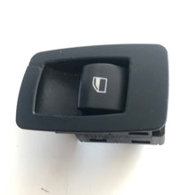 Charger l&#39;image dans la galerie, 6935534 COMANDO PULSANTE ALZAVETRO ALZA VETRO ANT DESTRO DX RH BMW 320 E90 2006 - SPEDIZIONE INCLUSA
