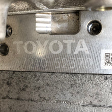 Carica l&#39;immagine nel visualizzatore di Gallery, 47270-47030 47210-52370 CENTRALINA POMPA ELETTRICA ABS TOYOTA YARIS HYBRID AURIS - SPEDIZIONE INCLUSA -
