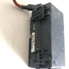 Charger l&#39;image dans la galerie, 13217392 EF CENTRALINA SCATOLA FUSIBILI PORTAFUSIBILI OPEL CORSA D 1.2 B - SPEDIZIONE INCLUSA -
