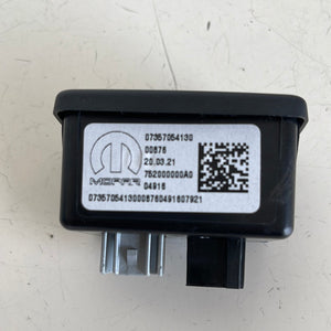 07357054130 ATTACCO PRESA CONNESSIONE USB FIAT DOBLO - SPEDIZIONE INCLUSA -