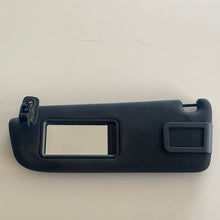 Carica l&#39;immagine nel visualizzatore di Gallery, 4F0857551 PANTINA ALETTA PARASOLE ANTERIORE SINISTRA GUIDA SX LH AUDI A6 4F 2006 - SPEDIZIONE INCLUSA
