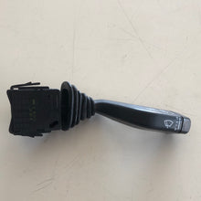 Carica l&#39;immagine nel visualizzatore di Gallery, 09185417 DEVIOLUCI DEVIO LEVA TERGI DX RH DESTRA OPEL CORSA C 1.2 B 2005 - SPEDIZIONE INCLUSA
