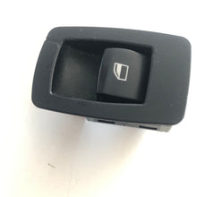 Charger l&#39;image dans la galerie, 6935534 COMANDO PULSANTE ALZAVETRO ALZA VETRO ANT DESTRO DX RH BMW 320 E90 2006 - SPEDIZIONE INCLUSA
