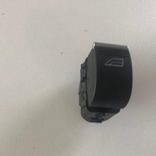 Charger l&#39;image dans la galerie, F1ET-14529-AA COMANDO NTERRUTTORE PULSANTE ALZAVETRO CRISTALLO FORD FIESTA - SPEDIZIONE INCLUSA -
