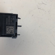 Charger l&#39;image dans la galerie, 5JA959855 COMANDO PULSANTE ALZA VETRO CRISTALLO ANTERIORE DX SKODA RAPID 2014 - SPEDIZIONE INCLUSA
