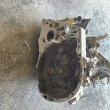 Carica l&#39;immagine nel visualizzatore di Gallery, jr5 316 CAMBIO MANUALE Dacia Duster 1.6 1600 b 77kw anno 2011 k4m f6
