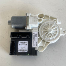 Load image into Gallery viewer, 8P0959801H MOTORINO ALZACRISTALLI VETRO ANTERIORE SINISTRO SX LH AUDI A3 ANNO 2007 - SPEDIZIONE INCLUSA -
