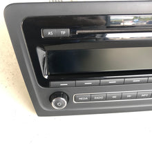 Carica l&#39;immagine nel visualizzatore di Gallery, -- 5J0035161E AUTORADIO STEREO LETTORE CD SKODA RAPID 1.6 D 2014 - SPEDIZIONE INCLUSA
