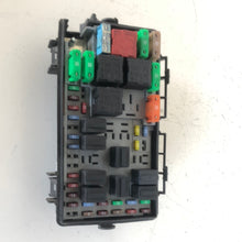 Charger l&#39;image dans la galerie, Centralina SCATOLA FUSIBILI VANOMOTORE OPEL CORSA D 1.2 B Z12XEP 13217392 - SPEDIZIONE INCLUSA
