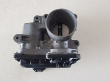 Load image into Gallery viewer, &gt;8200568712B CORPO FARFALLATO VALVOLA A FARFALLA RENAULT CLIO 1.2 B 2008 - SPEDIZIONE INCLUSA
