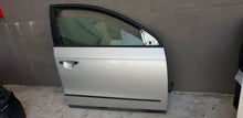 Load image into Gallery viewer, PORTA PORTIERA SPORTELLO ANTERIORE DESTRA DX VOLKSWAGEN PASSAT 3C 2005 2010 -- SPEDIZIONE INCLUSA --
