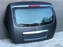 Load image into Gallery viewer, PORTELLONE POSTERIORE COFANO PORTELLO BAGAGLIAIO LANCIA Y YPSILON 2010 3 PORTE --SPEDIZIONE INCLUSA --
