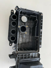Load image into Gallery viewer, Collettore Aspirazione AX605 Nissan Micra K12 1.2 Benzina Scatola filtro aria - SPEDIZIONE INCLUSA -
