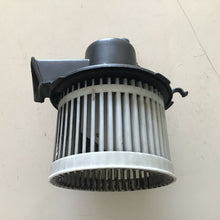 Load image into Gallery viewer, 5A0230000 MOTORINO VENTOLA VENTILAZIONE ABITACOLO FIAT PANDA 1.2 44KW 5P B 2006 SPEDIZIONE INCLUSA
