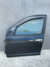 Load image into Gallery viewer, PORTA PORTIERA SPORTELLO ANTERIORE SINISTRA SX DACIA SANDERO B90 2008 2012 SPEDIZIONE GRATUITA
