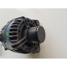 Carica l&#39;immagine nel visualizzatore di Gallery, 0124425037 8200390675 ALTERNATORE RENAULT MEGANE 1.5 CDTI - SPEDIZIONE INCLUSA -
